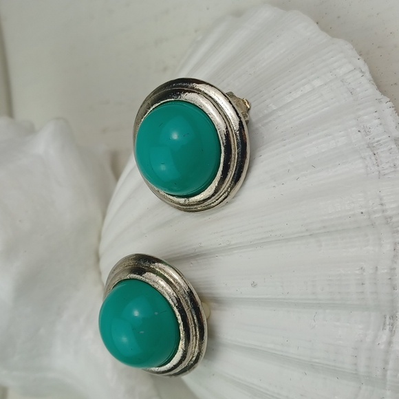 ♥️Bundle Only♥️ Vintage Silver and Turquoise Blue Grean Clipon Earrings - Picture 2 of 7